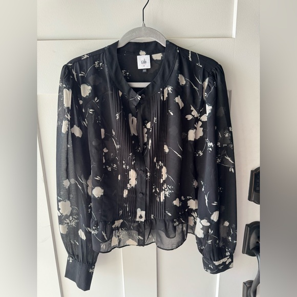 CAbi Silhouette Blouse #4912 NWOT - Picture 4 of 6